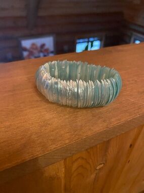 Light Blue Shell Disc Stretch Bracelet - Coastal Home Accent